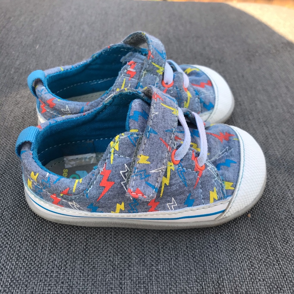 See Kai run first walker size 6